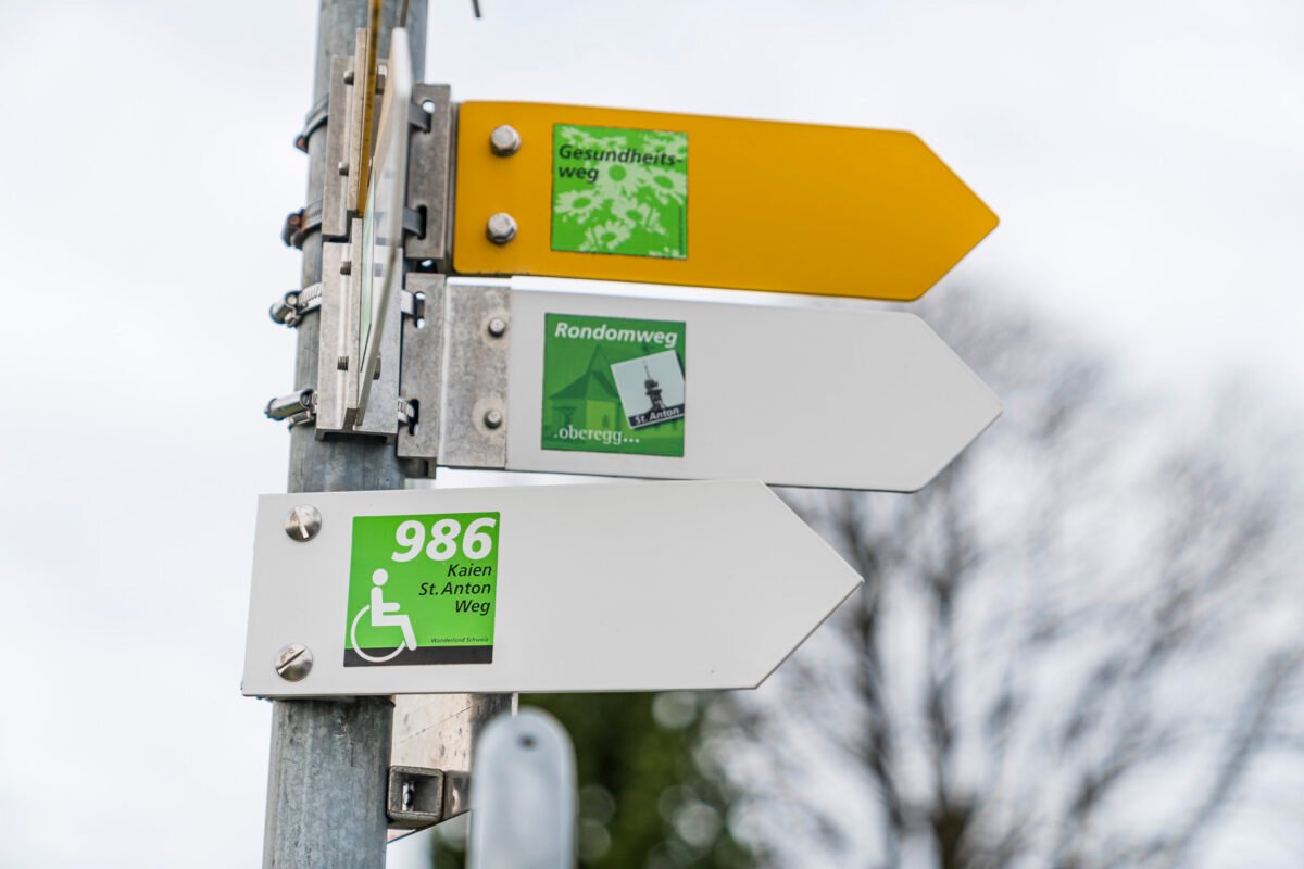 Kaien-St.-Anton-Weg Signpost