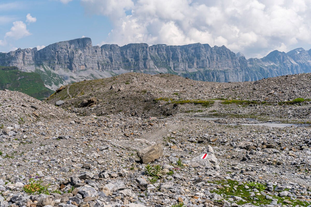 Wegweiser Clariden Höhenweg